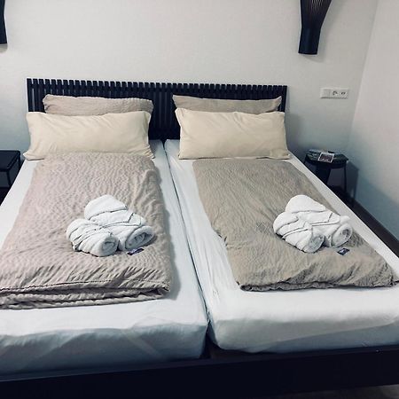 Free Apartment - Ermstal Bad Urach Bagian luar foto