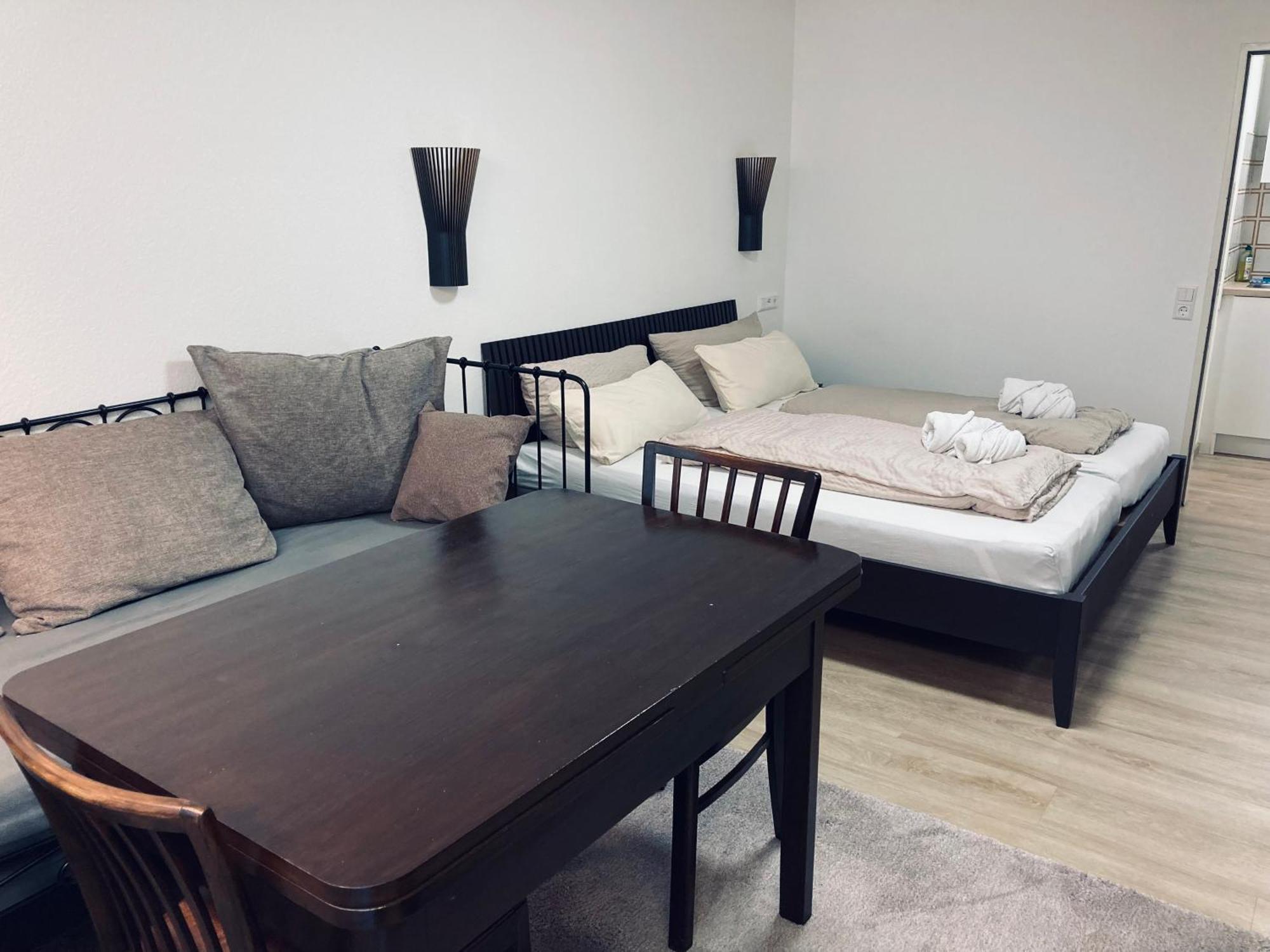 Free Apartment - Ermstal Bad Urach Bagian luar foto
