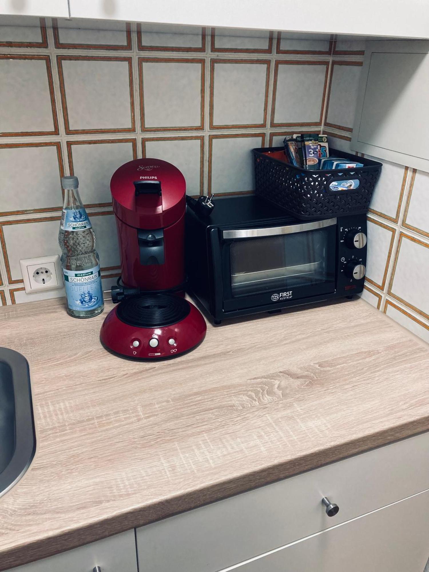 Free Apartment - Ermstal Bad Urach Bagian luar foto